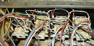 Фото 5. Розрізав проводи що з'єднували усі контакти перемикачів конфорок